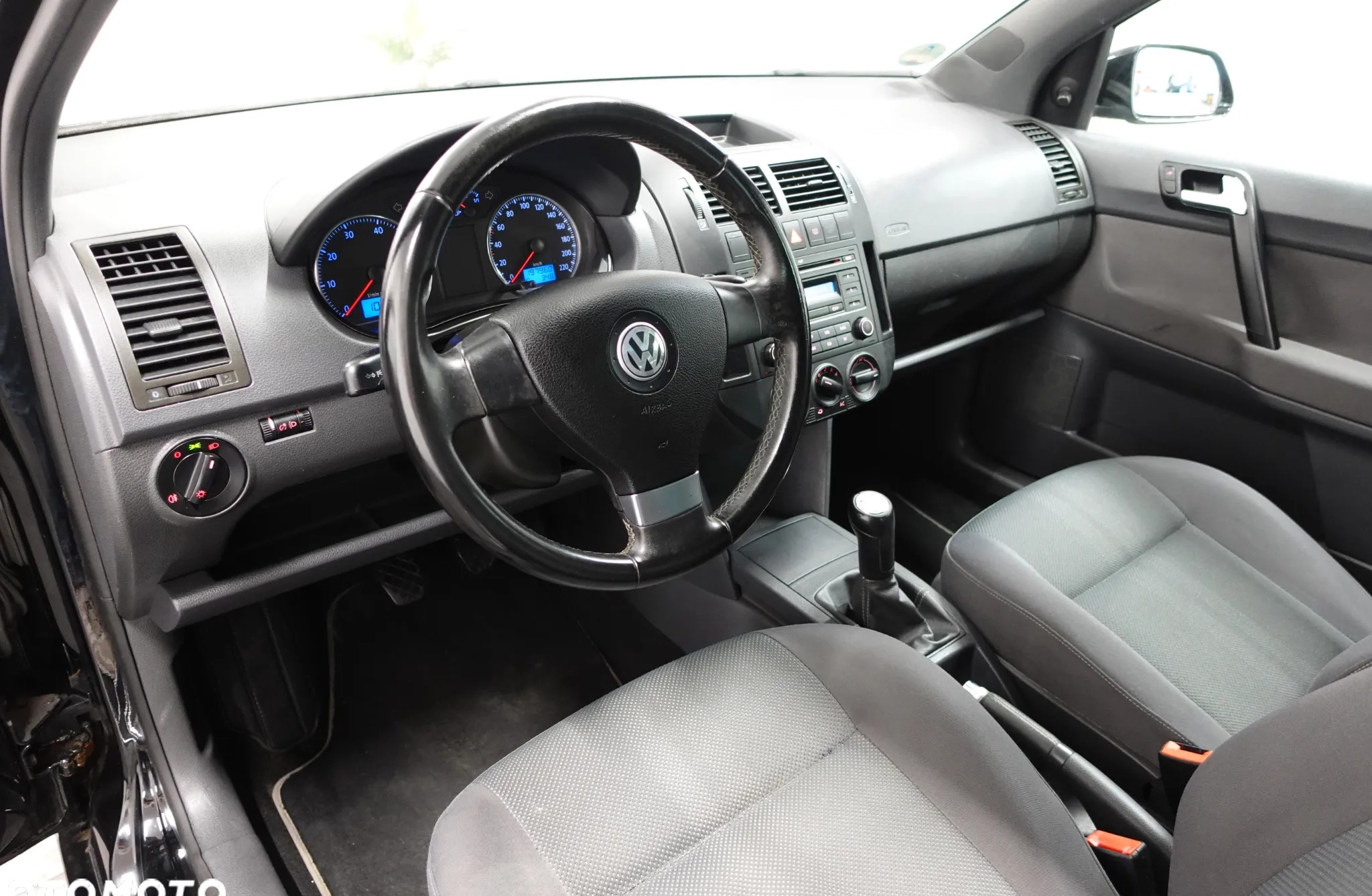 Volkswagen Polo cena 13900 przebieg: 197960, rok produkcji 2009 z Małogoszcz małe 667